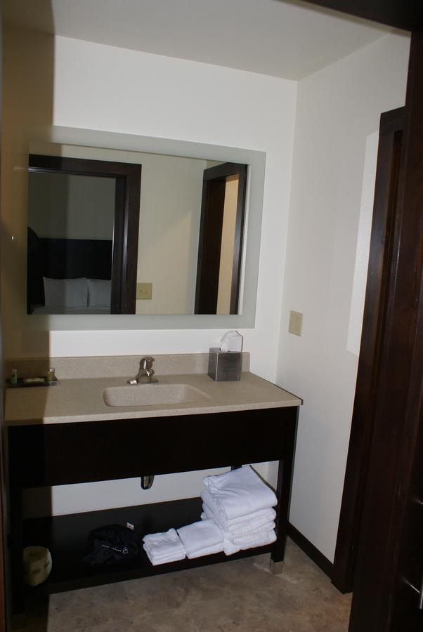 Boarders Inn & Suites By Cobblestone Hotels - Syracuse Ngoại thất bức ảnh