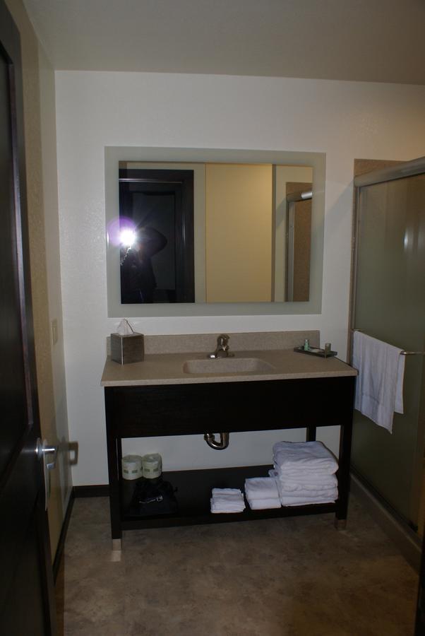 Boarders Inn & Suites By Cobblestone Hotels - Syracuse Ngoại thất bức ảnh