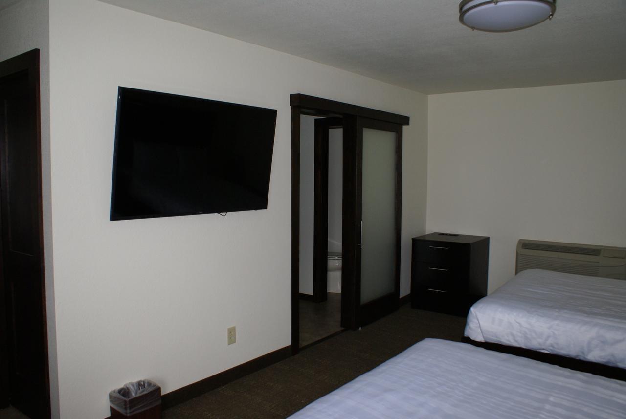 Boarders Inn & Suites By Cobblestone Hotels - Syracuse Ngoại thất bức ảnh