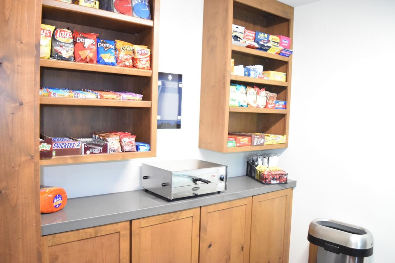 Boarders Inn & Suites By Cobblestone Hotels - Syracuse Ngoại thất bức ảnh