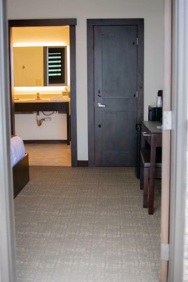 Boarders Inn & Suites By Cobblestone Hotels - Syracuse Ngoại thất bức ảnh