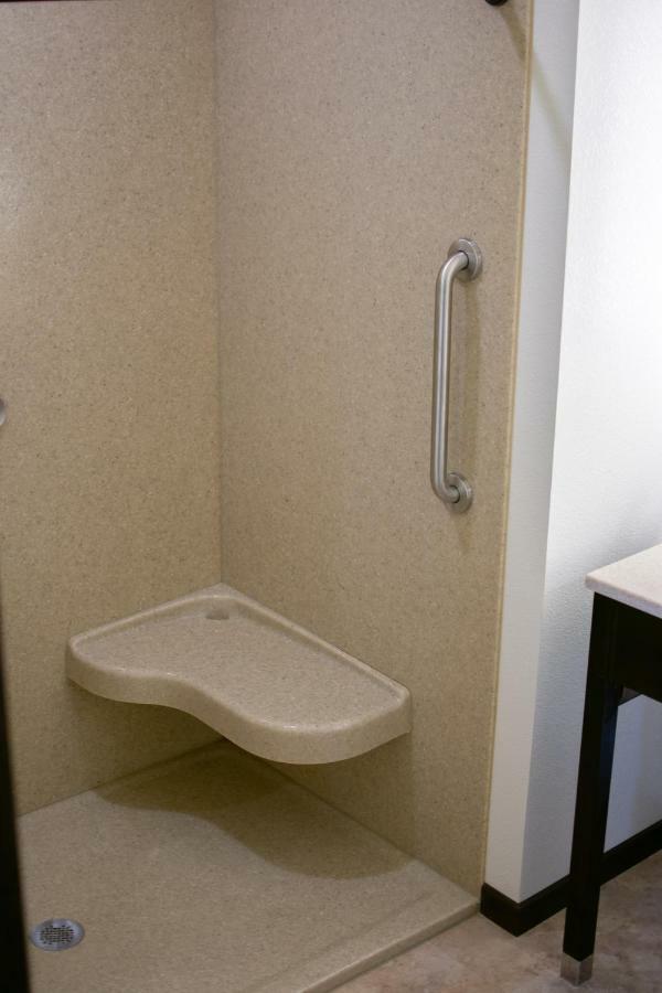 Boarders Inn & Suites By Cobblestone Hotels - Syracuse Ngoại thất bức ảnh