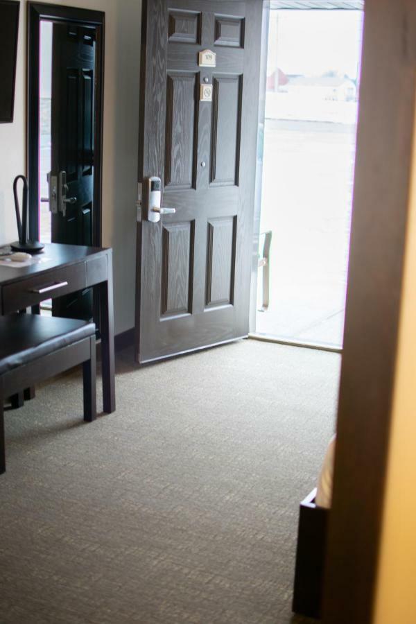 Boarders Inn & Suites By Cobblestone Hotels - Syracuse Ngoại thất bức ảnh